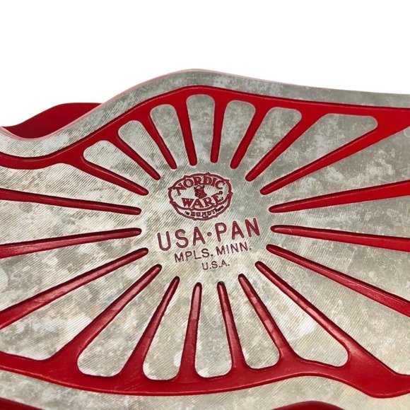 Vtg NordicWare Cake Pan Mold USA Outline Red Aluminum Enamel Unique Rare! - Picture 3 of 7